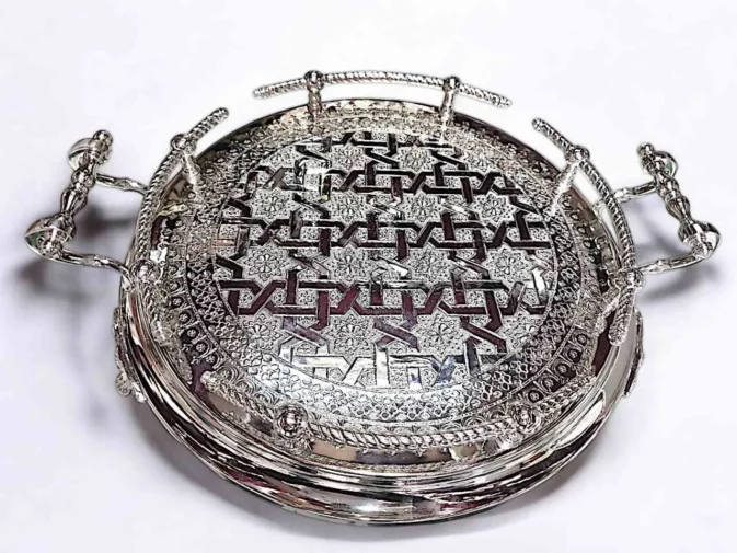 serving tray with handles​