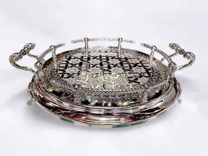 serving tray with handles​