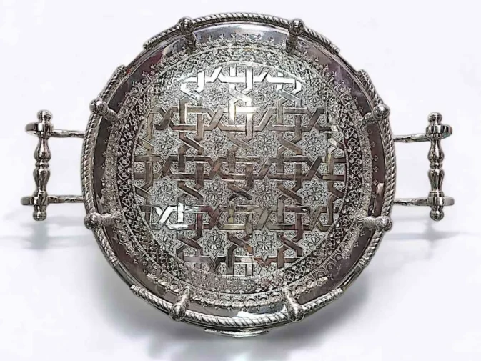 serving tray with handles​