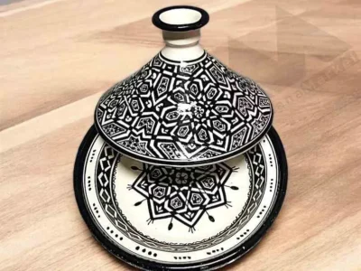 أوعية تقديم مع أغطية